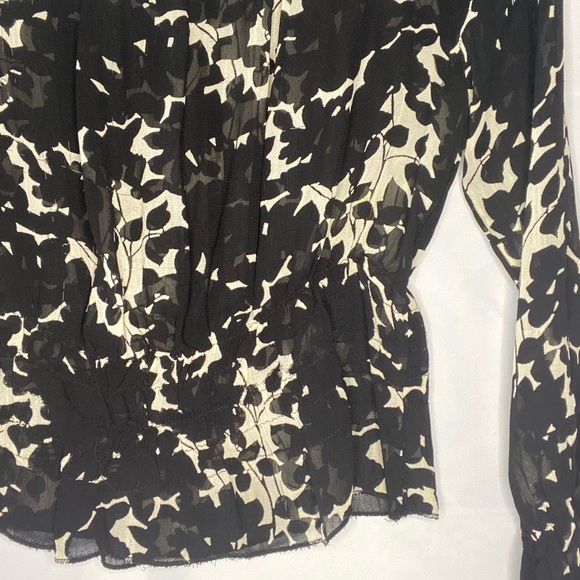 Black/Cream Long Sleeve Floral Top - Medium - Picture 3 of 4